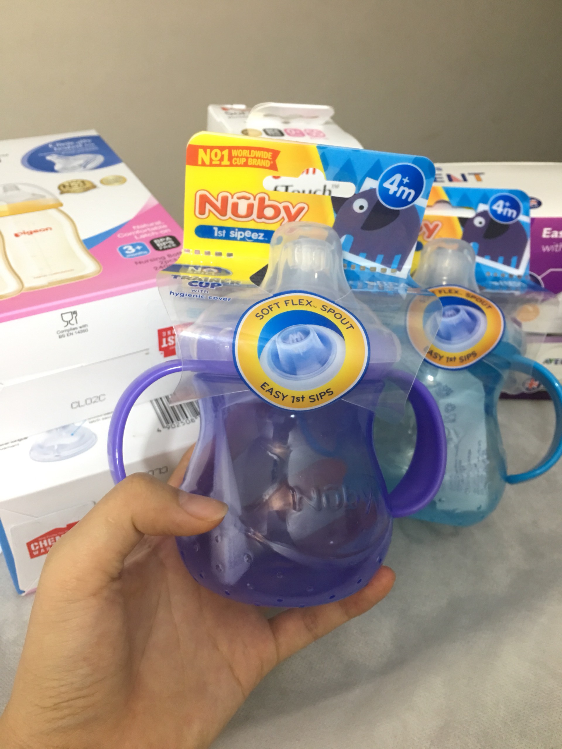 Cốc tập uống cho bé1