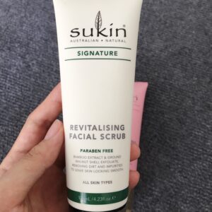 Kem tẩy tế bào chết Sukin Revitalizing Facial Scrub 125ml