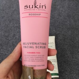 Kem tẩy tế bào chết tinh chất tầm xuân Sukin Rosehip Facial Scrub 125ml